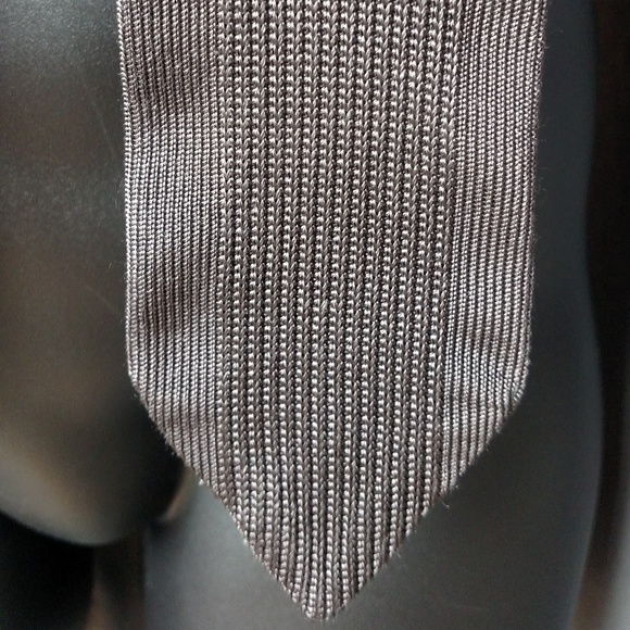 YSL Rive Gauche Silk Grenadine Tie in Mauve - Picture 6 of 8